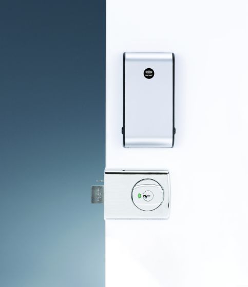 001TOUCH PLUS KEYPAD WITH 001 LATCH AND YALE NETWORK L-MODULE CHROME PLATE Chrome Plate