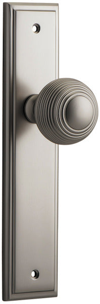 IVER GUILDFORD DOOR KNOB ON STEPPED BACKPLATE - CUSTOMISE TO YOUR NEEDS