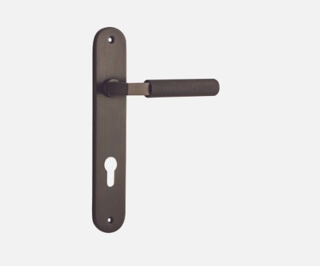 IVER BRUNSWICK DOOR LEVER HANDLE ON OVAL BACKPLATE - CUSTOMISE TO YOUR NEEDS