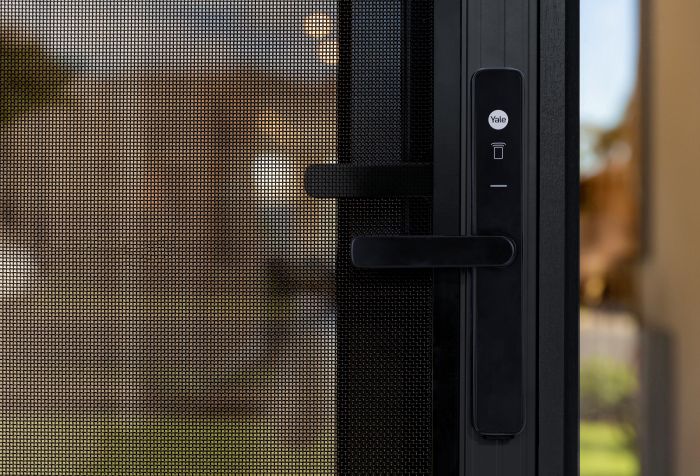 YALE UNITY SECURITY SCREEN DOOR LOCK MATT BLACK Silver