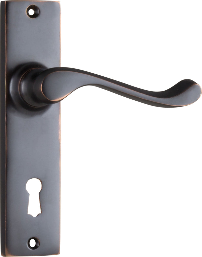 TRADCO FREMANTLE DOOR LEVER HANDLE ON RECTANGULAR BACKPLATE