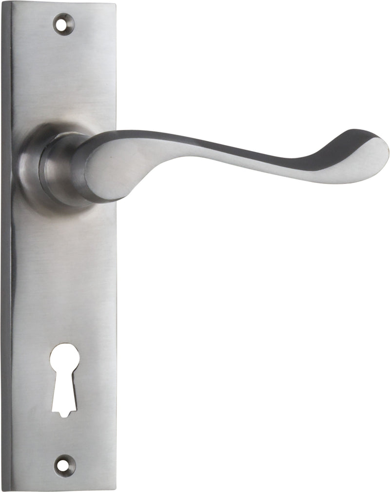 TRADCO FREMANTLE DOOR LEVER HANDLE ON RECTANGULAR BACKPLATE