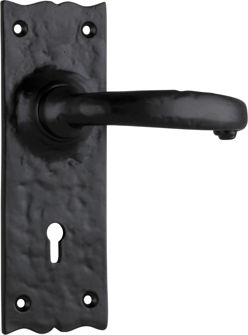 TRADCO GLOUCESTER LEVER DOOR HANDLE ON RECTANGULAR BACKPLATE MATT BLACK