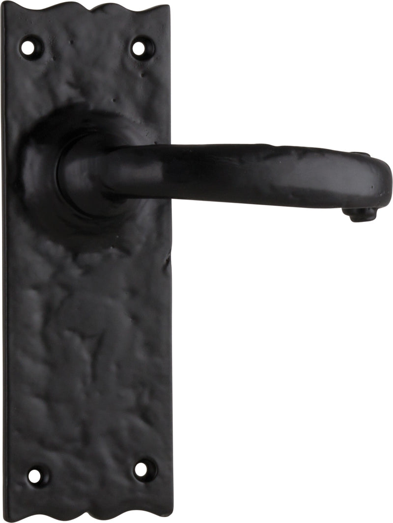 TRADCO GLOUCESTER LEVER DOOR HANDLE ON RECTANGULAR BACKPLATE MATT BLACK