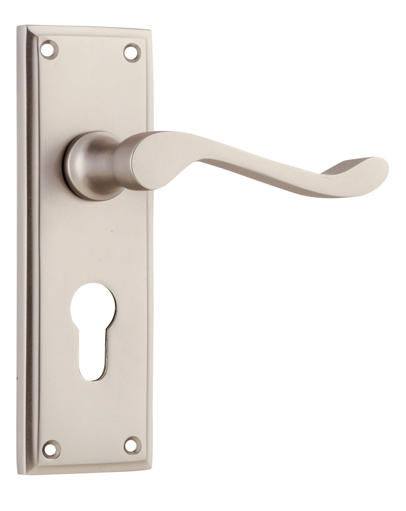 TRADCO CAMDEN DOOR LEVER HANDLE ON RECTANGULAR BACKPLATE