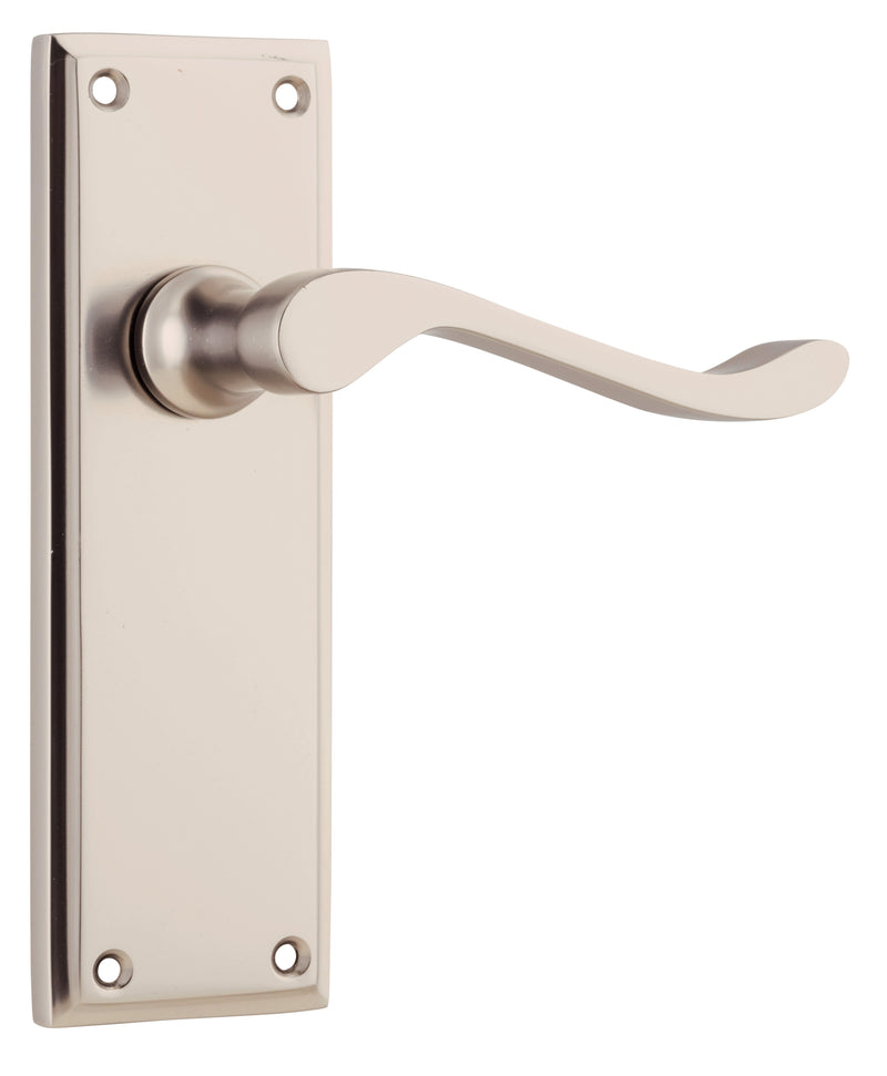 TRADCO CAMDEN DOOR LEVER HANDLE ON RECTANGULAR BACKPLATE