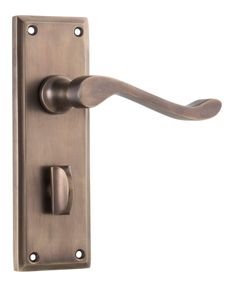 TRADCO CAMDEN DOOR LEVER HANDLE ON RECTANGULAR BACKPLATE